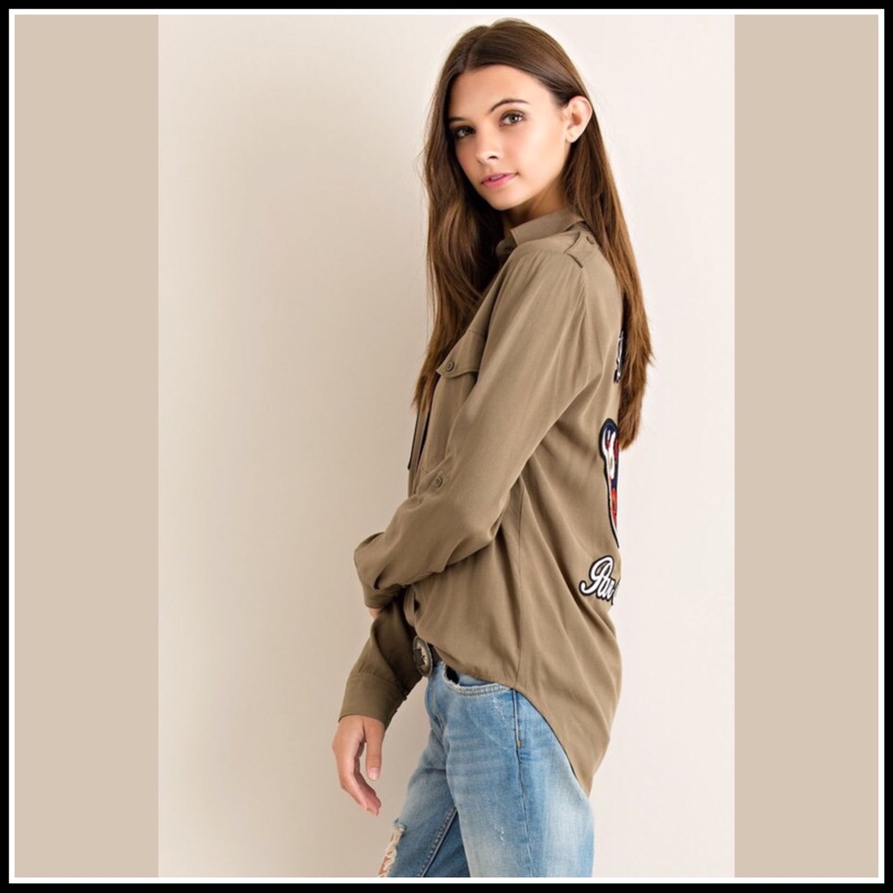 🍂🆕Button Down Shirt W Exquisite Patch Detail - Picture 6 of 8